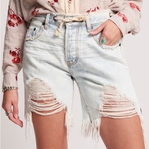 One Teaspoon Stevies Boyfriend Shorts Womens Size 30